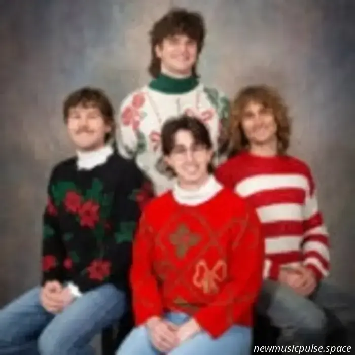 Mistletones 2025: Le migliori nuove canzoni natalizie, Parte 1! - Atwood Magazine