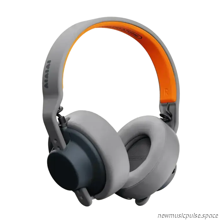 Blood Orange reimmagina le cuffie AIAIAI