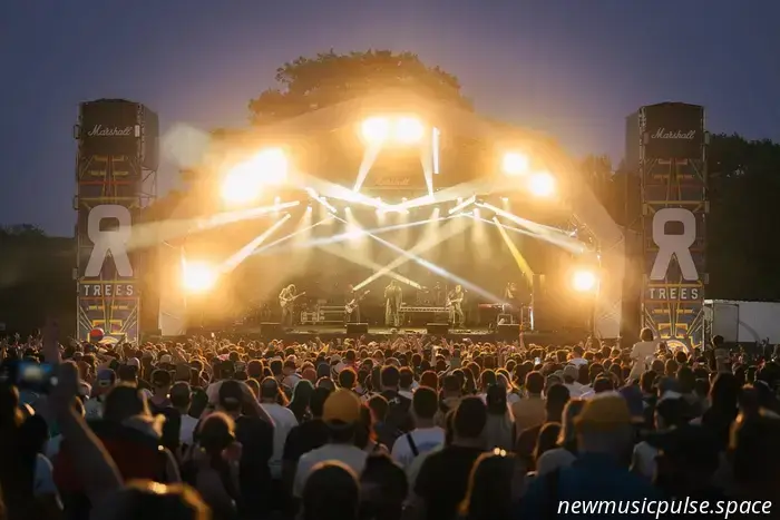 Alexisonfire, Kneecap, and Frank Turner contribute to another impressive 2000trees festival.