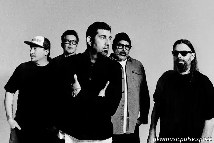 Deftones hacen un regreso eufórico y comienzan una nueva era con 'Private Music', su primer álbum en 5 años - Atwood Magazine