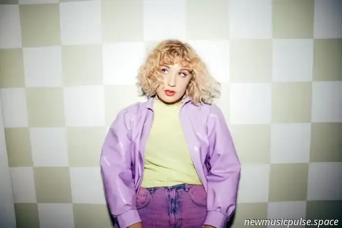 Judy Blank veröffentlicht Triple-Single 'Lil' Mood'
