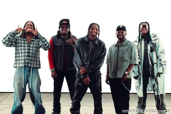 Artista a seguir: We the Band – La potencia de gira de larga duración de Justin Bieber da un paso al frente con ritmos cósmicos y alma seductora - Atwood Magazine