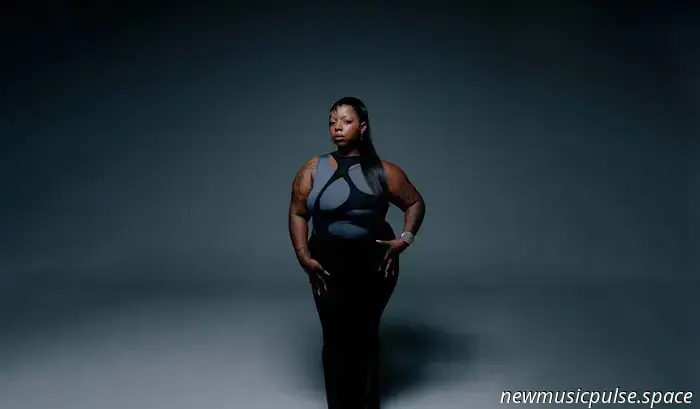 Spirale discendente come molla caricata: intervista a keiyaA