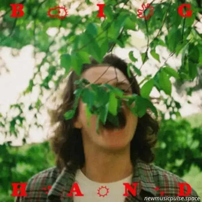 Artista da tenere d'occhio: Liam Bauman presenta “Old Friends”, un'intensa e autentica riflessione sul dolore, la colpa e le conseguenze emotive - Atwood Magazine