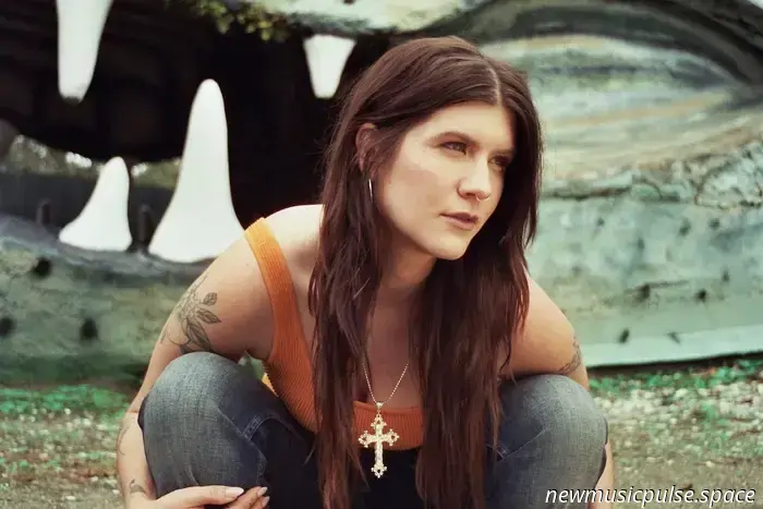 «Теперь я знаю, кто я»: Гэтлин восстанавливает собственное «я» в альбоме «Старшая дочь», трогательном дебюте, основанном на уязвимости, близости и освобождении — Atwood Magazine