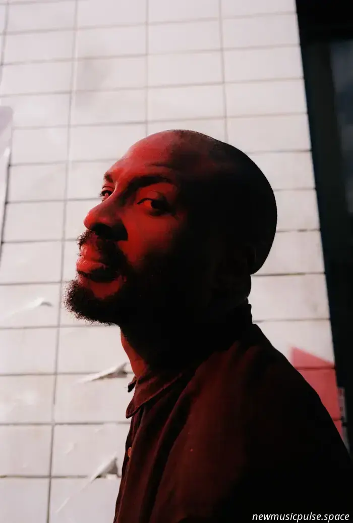 Джошуа Идехен погружается в хаус-эйфорию в треке «Don't Let It Get You Down»