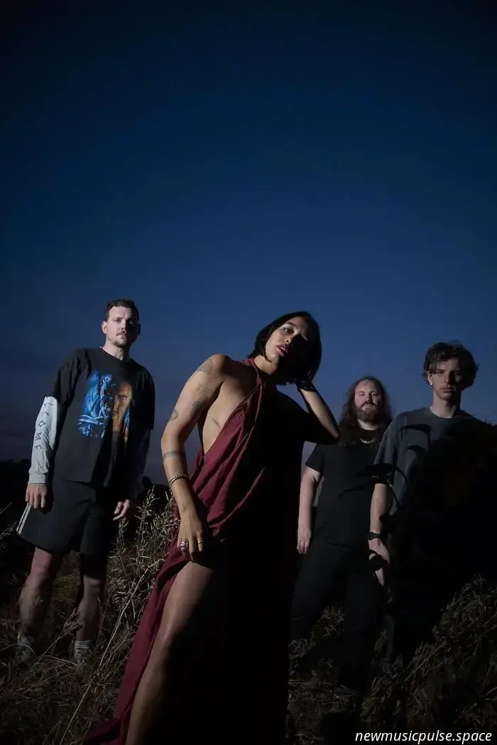 Mandy, Indiana kündigt neues Album „URGH“ an