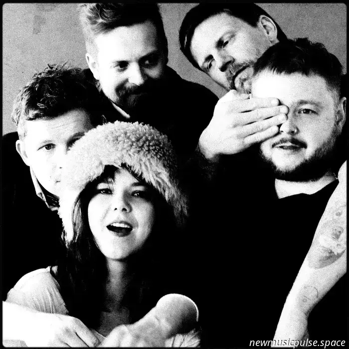 "Television Love": Of Monsters and Men torna con un respiro di calma islandese - Atwood Magazine
