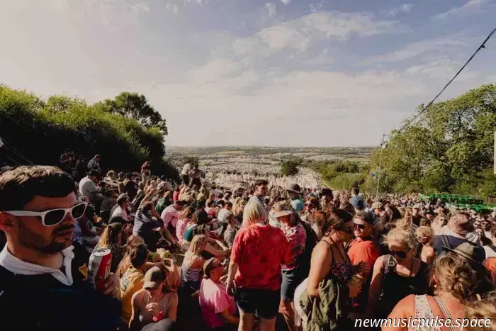 Strummerville 2025 en el festival de Glastonbury