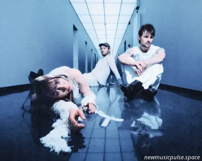 Night Tapes: il nuovo singolo "helix"