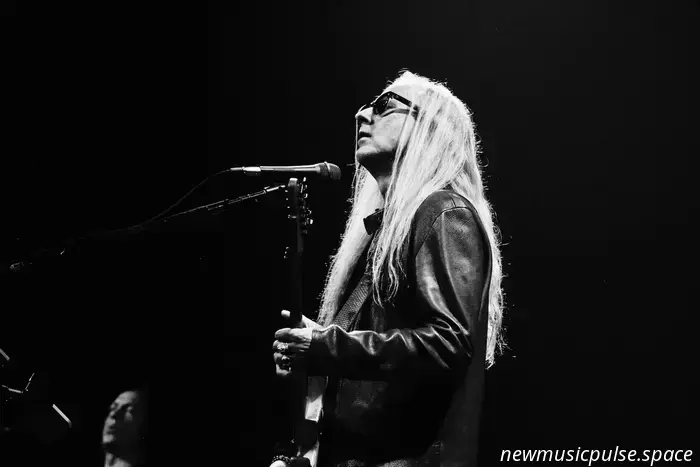 Reseña en vivo: Jerry Cantrell sumerge Anaheim en la belleza condenatoria de ‘I Want Blood’ - Atwood Magazine
