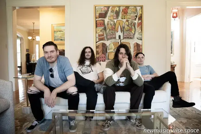 Entrevista: Los nativos de Nueva Orleans Neutral Snap desatan un aura pop-punk adictiva con "Danny ACOG" - Atwood Magazine