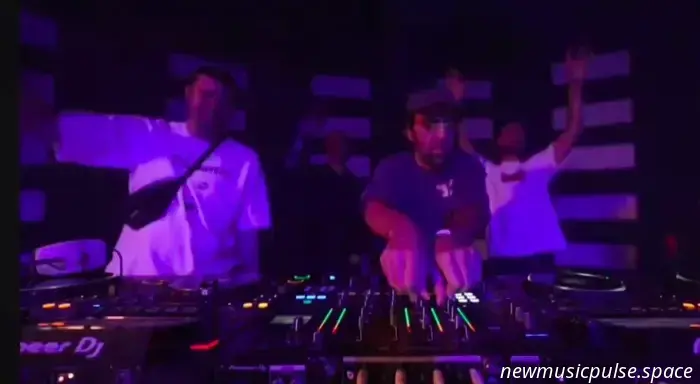Watch Fred again.. and Thomas Bangalter from Daft Punk perform back-to-back in Paris.