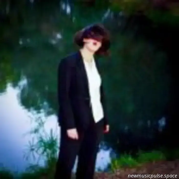 Premiere: Izzy Outerspace Delivers a Passionate, Intense, and Emotional Reckoning with “Closer” - Atwood Magazine