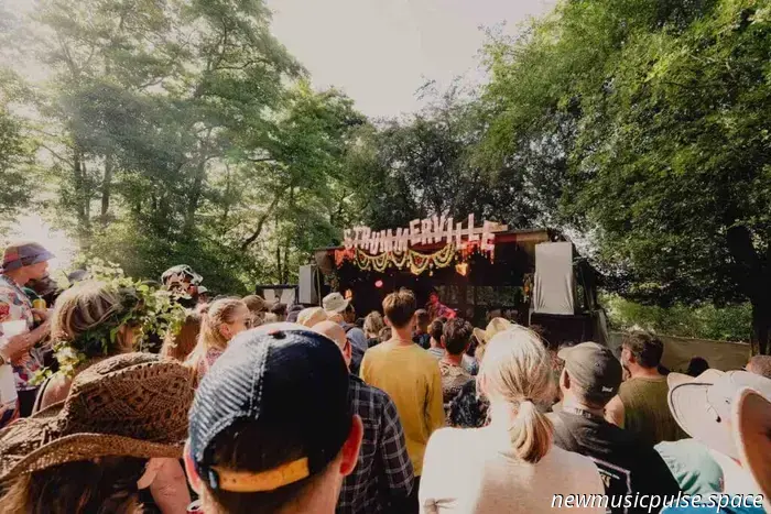 Strummerville 2025 en el festival de Glastonbury