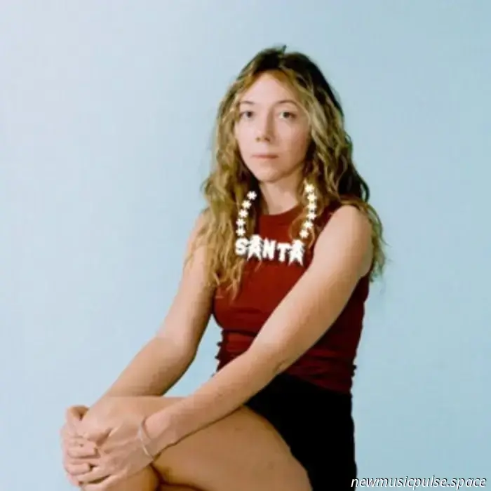 „Du hast mich als nett abgestempelt“: Ski Team setzt sich auf „Santa“ mit Verlangen, Zurückhaltung und der Gnade von Grenzen auseinander – Atwood Magazine