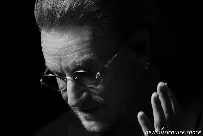 Filmkritik: „Bono: Geschichten des Sich-Hingeben“ & Im Werden in der Welt - Atwood Magazine