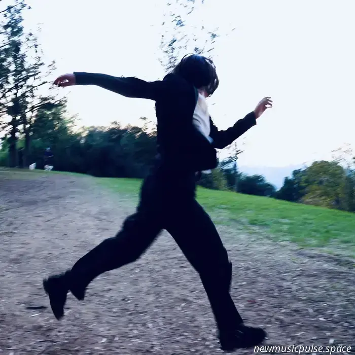 Premiere: Izzy Outerspace Delivers a Passionate, Intense, and Emotional Reckoning with “Closer” - Atwood Magazine