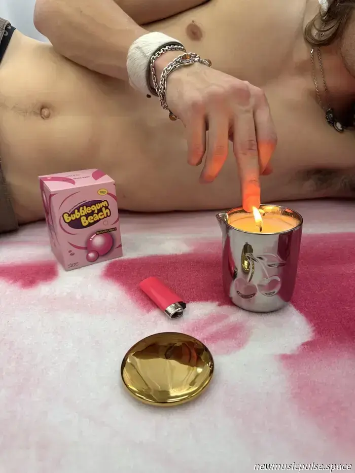 Sitre & Esben Weile Kjær wollen, dass du dich am Bubblegum Beach gut fühlst.