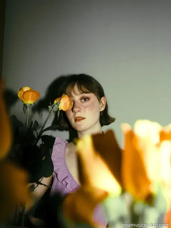 Premiere: Kindelan setzt sich mit verlorener Liebe und anhaltender Reue in ihrem soul-erwärmenden „Wish I Wrote a Love Song“ auseinander – Atwood Magazine