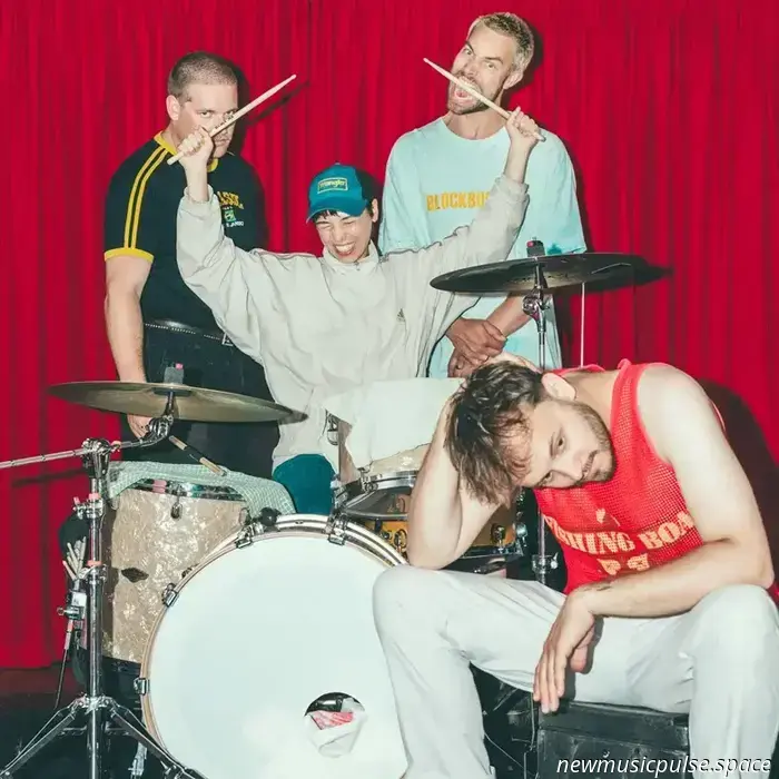 Scheidung Rückkehr mit neuer Single „O Calamity“