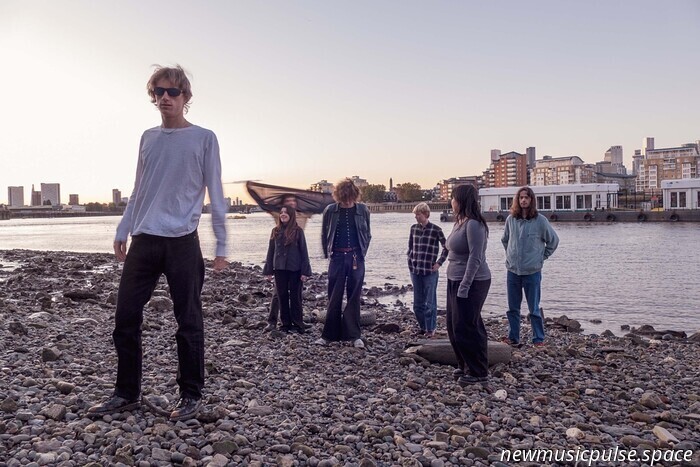 La Orquesta (por ahora): «Tomó mucho tiempo encontrar personas en las que pudiéramos confiar — no solo para seguir tus ideas, sino también para generarlas»