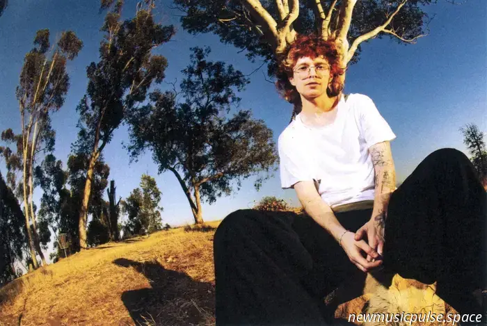 Cavetown e Chloe Moriondo collaborano a 'Sailboat'.