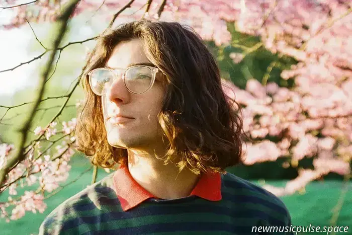 Estreno del EP: El Trimestre de Primavera brilla en ' Kiddo, Vol. 2, ' un paisaje onírico Lúdico y profundo sobre la mayoría de Edad-Atwood Magazine