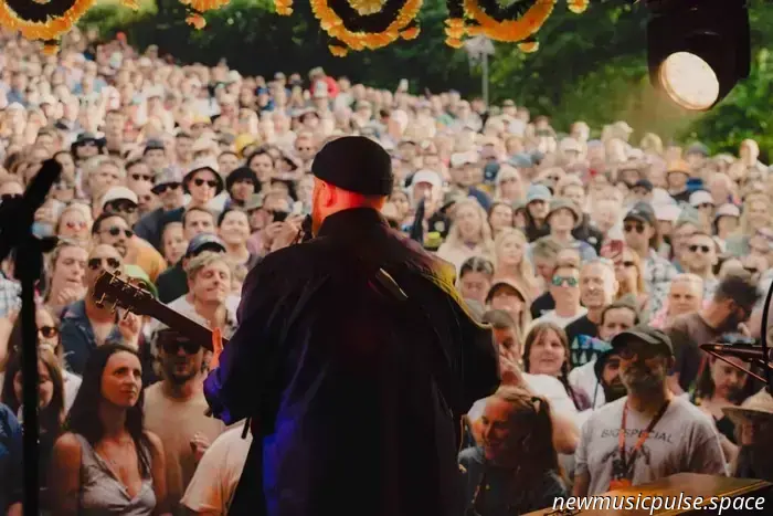 Strummerville 2025 en el festival de Glastonbury