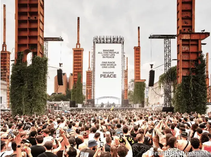 Прямая трансляция: Kappa FuturFestival 2025
