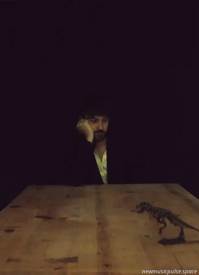 «Смой ущерб»: DM Arthur воплощает стойкость, освобождение и обновление в жизнеутверждающем «Fire & Soap» — Atwood Magazine