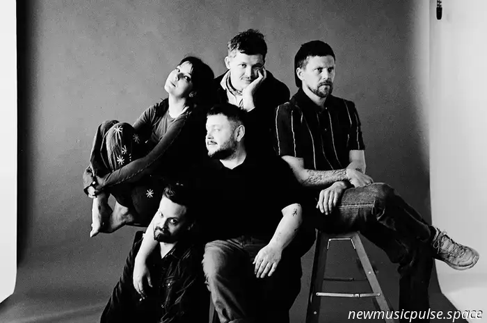 "Television Love": Of Monsters and Men torna con un respiro di calma islandese - Atwood Magazine