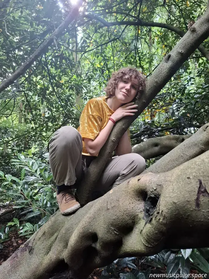 Unveiled & Discovered: Molly Dolphin's 'Underground River' Delivers a Revitalizing Wave of Folk Amidst a Time of Artificial Music - Atwood Magazine