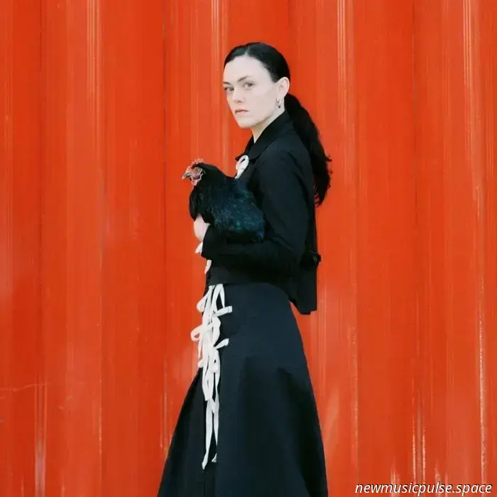 Iona Zajac Embraces Diversity in Her Debut Album ‘Bang’