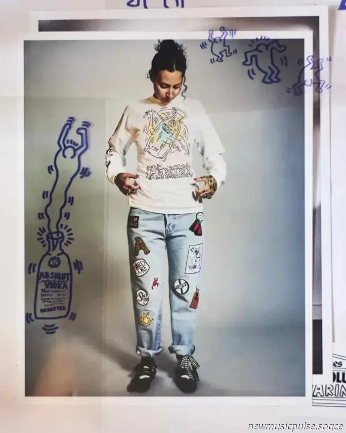 Arte para todos: Aries revive la colaboración de 1986 entre Keith Haring y Absolut para 2025