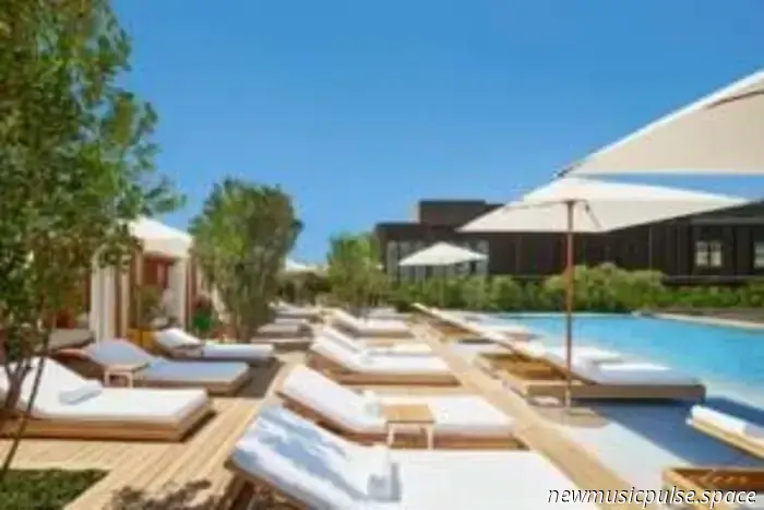 The top restaurants, bars, and attractions in Madrid to explore during the Mad Cool Festival in 2025.