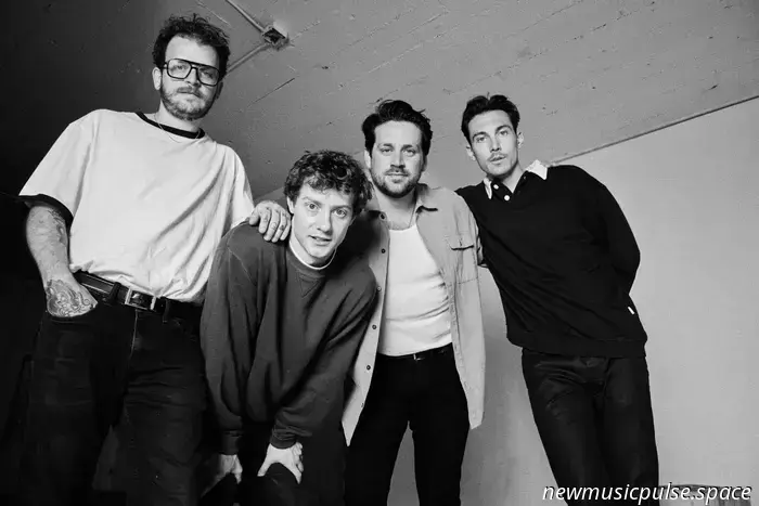 Grayscale возвращаются с видеоклипом на поп-рок-гимн «Painting Over You»