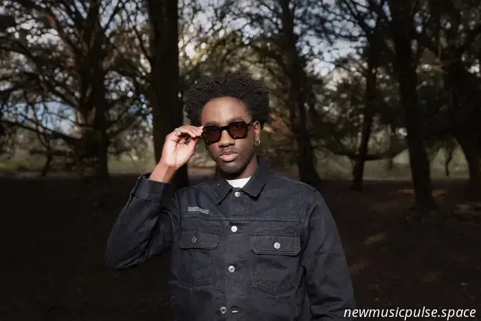 “Forse questi sono gli anni meravigliosi”: JERUB abbraccia la presenza, l'incertezza e il divenire nel suo mixtape vivace e introspettivo - Atwood Magazine