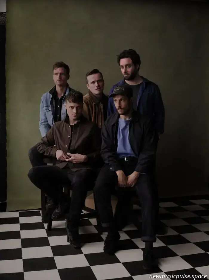 The Maccabees kündigen riesige Open-Air-Shows für den Sommer 2026 an.