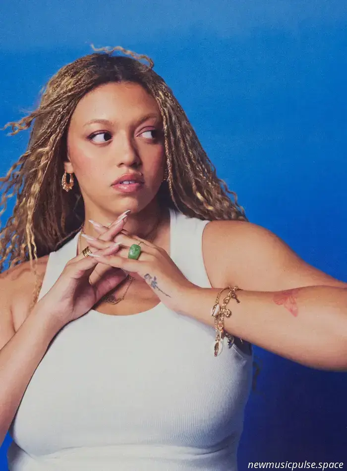 Le 'Istruzioni' di Mahalia Celebrano l'Energia della Pista da Ballo