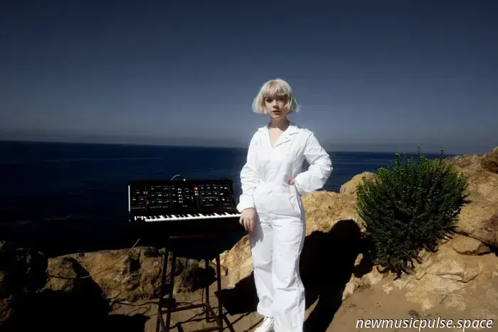 Danz CM Unveils Synthpop Journey ‘Over The Ocean’