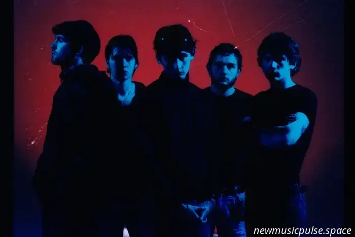 I Cardinals svelano i dettagli del loro album di debutto 'Masquerade'.