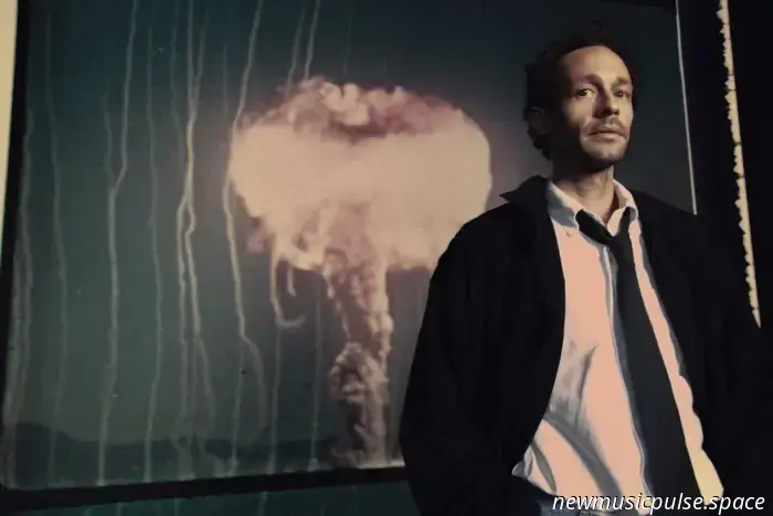 Interview: WRABEL setzt sich auf seinem kommenden Album „Up Above“ mit existenziellen Fragen auseinander - Atwood Magazine