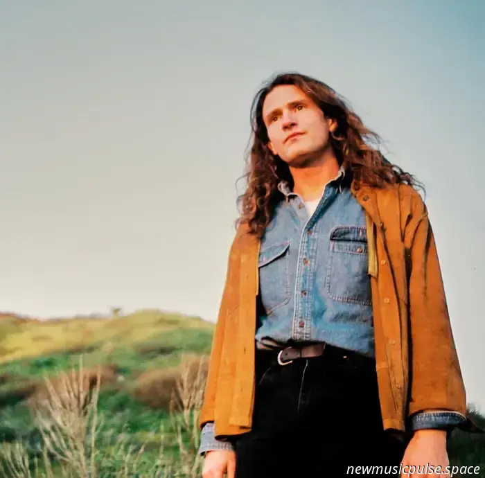 Premiere: Elijah Berlow Expresses the Pain of Unexpressed Emotions in “impatient by the continental divide,” a Gentle and Touching Indie Folk Daydream - Atwood Magazine