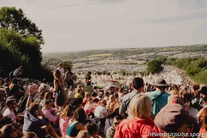 Strummerville 2025 en el festival de Glastonbury