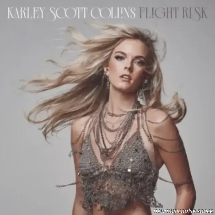 Karley Scott Collins bringt mit der Debüt-LP „Flight Risk“ einen neuen Sound nach Nashville - Atwood Magazine