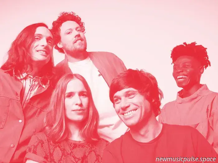 Metronomy teilen neuen Remix von „Salted Caramel Ice Cream“