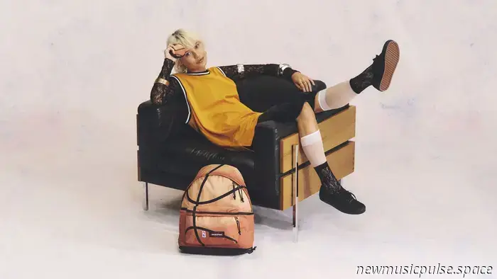 Eastpak vereint Sport- und Streetstyle mit einer verspielten NBA-Kollaboration