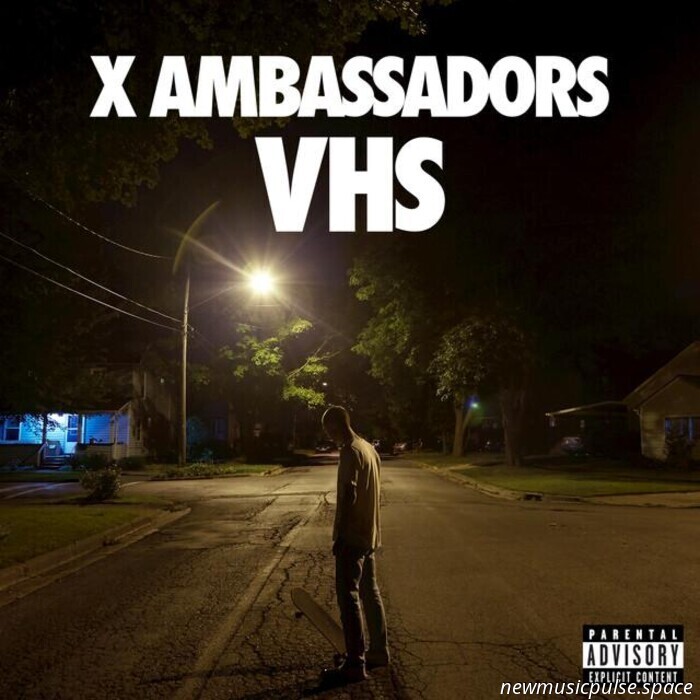 "Una rara occasione di riscrivere la nostra storia": X Ambassadors si riappropriano del loro passato e ridefiniscono il loro presente con 'VHS(X),' una reimmaginazione del loro capolavoro cinematografico - Atwood Magazine