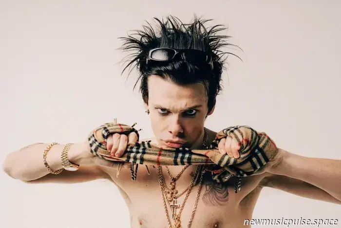 "Lovesick Lullaby" de YUNGBLUD Es un bombardeo de Rock Británico-Atwood Magazine
